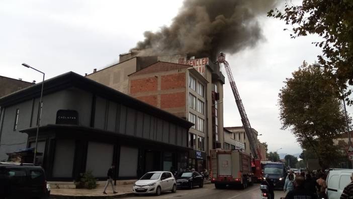 Bursa'da 5 katlı imalathanede yangın