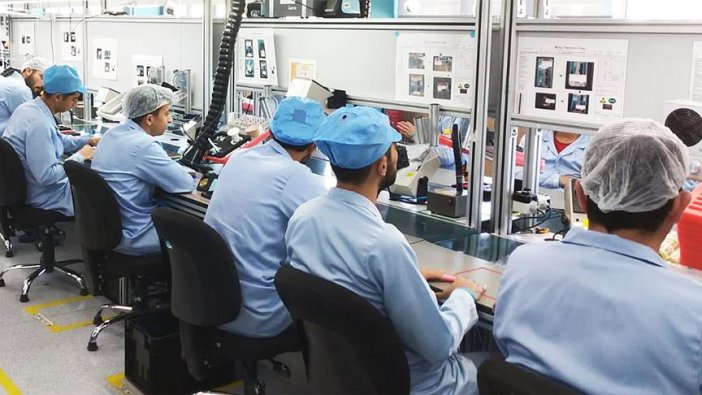 Türkiye'nin 'en büyük yerli' cep telefonu fabrikası faaliyete geçti