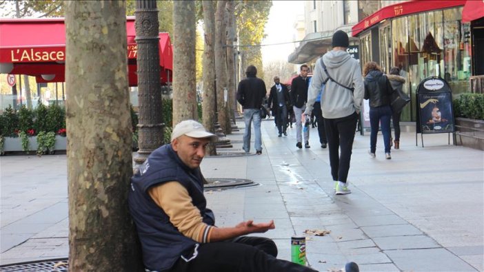 Fransa'da sokakta oturmak ve alkol almak yasaklandı