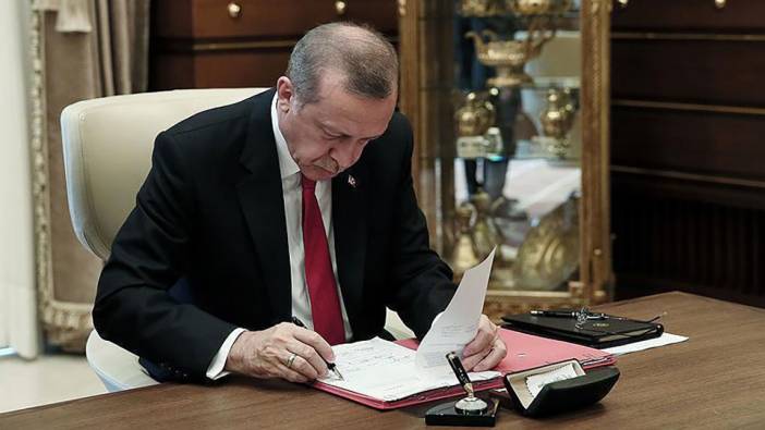 Flaş YÖK kararları! Erdoğan imzası ile iki yönetmelik kaldırıldı