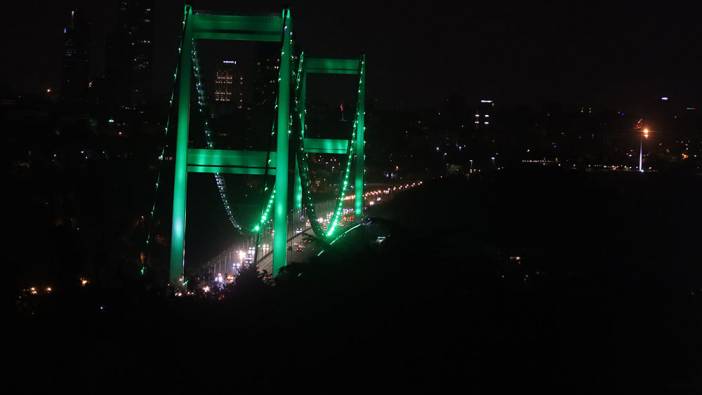 İstanbul'da köprüler yeşile büründü