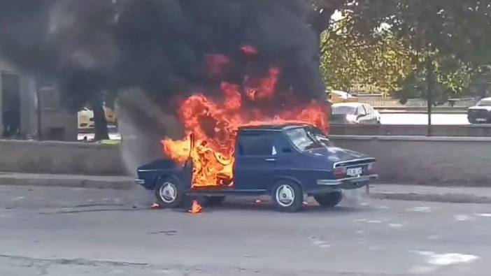 Seyir halindeki otomobil alev topuna döndü