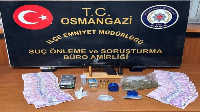 Polisin takibi sonucu yakalanan şüphelinin üzerinden uyuşturucu ve silah çıktı