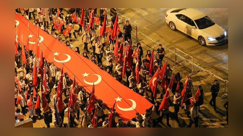 'Malazgirt şehitleri' anısına fener alayı düzenlendi