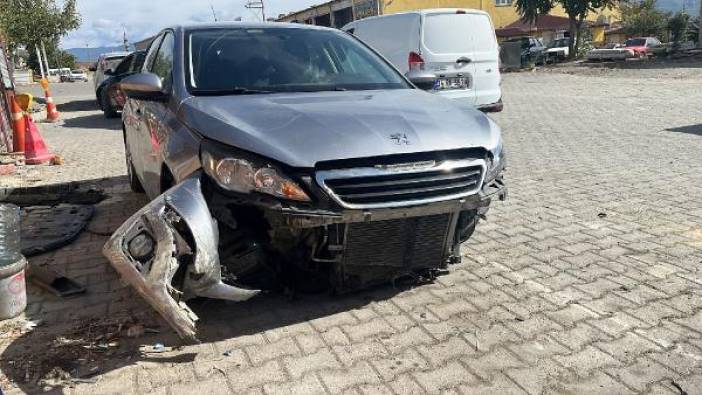 Kastamonu'da otomobil bariyere çarptı: 5 yaralı