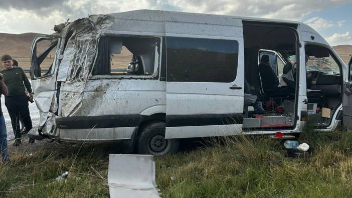 Van’da minibüs kontrolden çıktı 10 yaralı