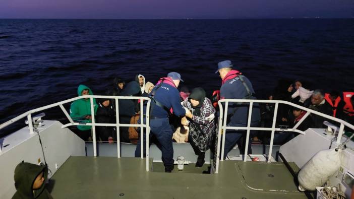 Balıkesir'de 49 kaçak göçmen kurtarıldı