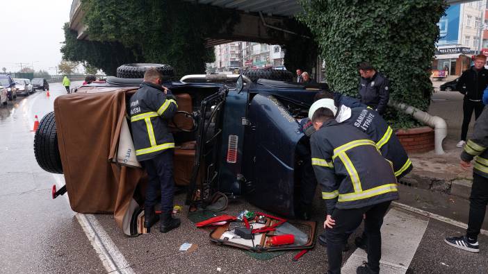 Viyadük ayağına çarpan cip devrildi