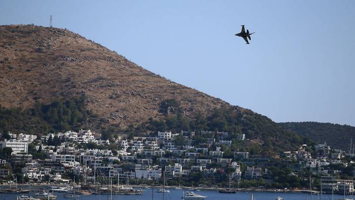 Bodrum'da SOLOTÜRK rüzgarı