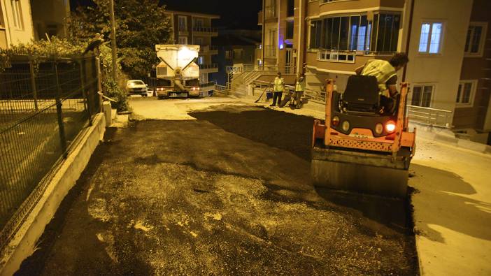 Asfaltlama çalışması gece de sürdürülüyor