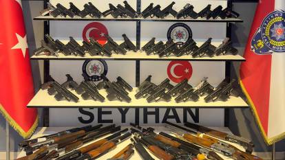 Adana'da onlarca silah ele geçirildi