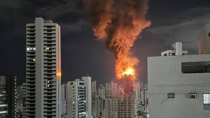 Brezilya’da 33 katlı bina alevlerin esiri oldu