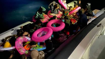 Çanakkale açıklarında onlarca kaçak göçmen yakalandı