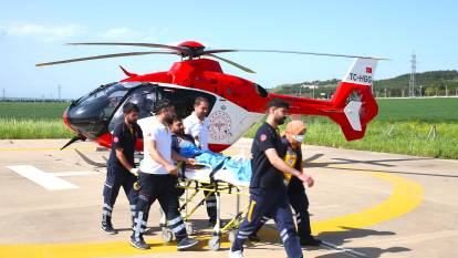 Ambulans helikopter yaralı genç için havalandı