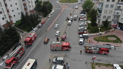Kayseri'de bir evin balkonunda yangın çıktı