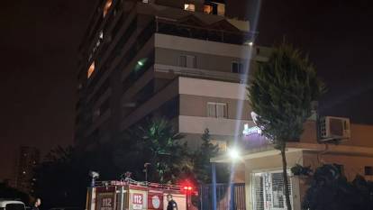 Adana'da bir binada yangın