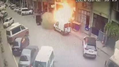 Başakşehir'de iş yerinde patlama meydana geldi