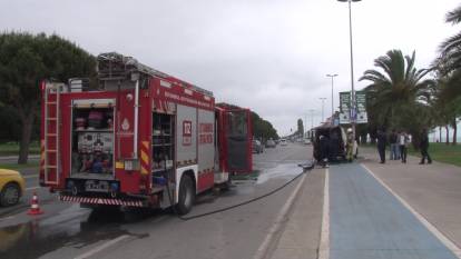Maltepe'de seyir halindeki minibüste yangın
