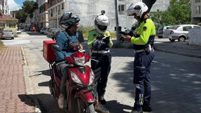Manisa'da motosikletli sürücülere jandarma denetimi