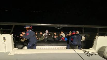 İzmir'de 22 kaçak göçmen yakalandı