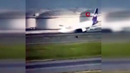 İstanbul Havalimanı’nda bir uçak  gövdesinin üzerine iniş yaptı