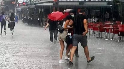İzmir'de sağanak yağış uyarıları