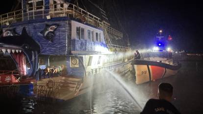Antalya’da tur teknesi yandı