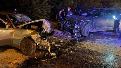 Tokat'ta 2 otomobil kafa kafaya çarpıştı: 7 Yaralı