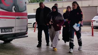 Bursa'da bir sitenin birinci katında yangın çıktı: Mahsur kalan kadın son anda kurtarıldı