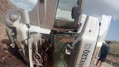 Kontrolden çıkan hafriyat kamyonunun devrildi: 1 yaralı