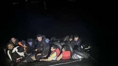 Çanakkale açıklarında 14 kaçak göçmen yakalandı