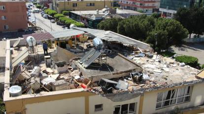 Hatay'da patlama: Çok sayıda iş yeri, ev ve araç zarar gördü