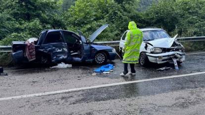 Karabük’te otomobiller çarpıştı: Yaralılar var