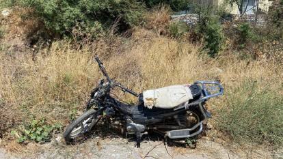 Devriye esnasında şasesi ve plakası olmayan motosiklet bulundu