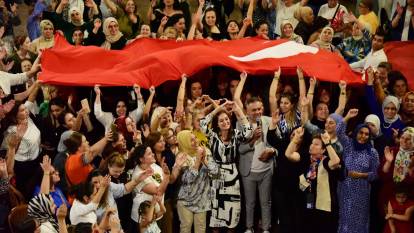 Şehzadeli kadınlar, ‘Kadınlar Matinesi’nde gönüllerince eğlendi