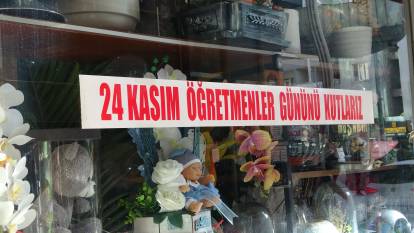 Çiçekçilerin öğretmenler günü mesaisi