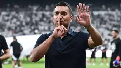 Giovanni van Bronckhorst, Beşiktaş'a veda etti