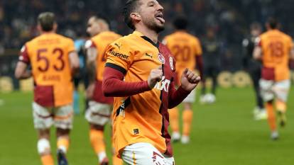 Galatasaray, Trabzonspor’u konuk ediyor: İlk yarı 2-1