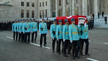 Hayatını kaybeden Eski Bakan Nahit Menteşe son yolculuğuna uğurlandı