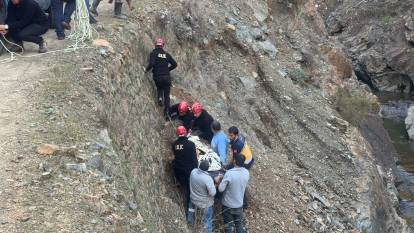 Dereye uçan motosiklet sürücüsünü JAK kurtardı