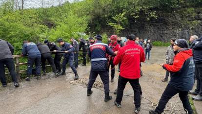 Ordu'da kayıp gençler için 1 kilometrelik alanda arama sürüyor