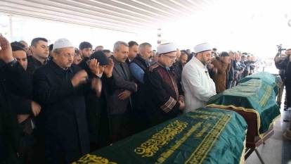 Brumath yangınında ölen 3 kardeş Rize'de toprağa verildi