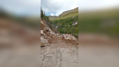 Göksu Travertenleri yolunda heyelan sonrası tek şerit ulaşım