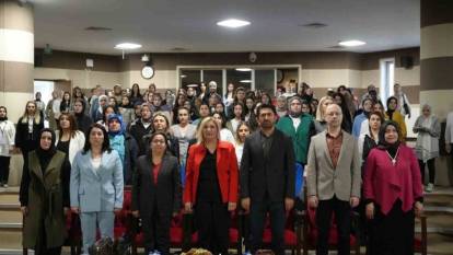 Karabük Üniversitesi'nde Ebeler Haftası Sempozyumu: Afet ve Salgın Dönemlerinde Ebelerin Rolü Vurgulandı