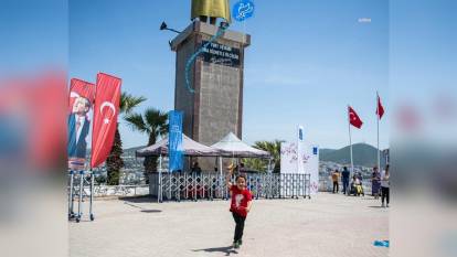 Kuşadası'nda Hıdırellez şenliği: Kese Dağı gökyüzü uçurtmalarla renklendi