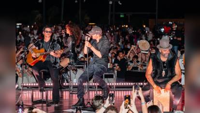 Enrique Iglesias, Şarm El Şeyh'te binlerce hayranıyla buluştu