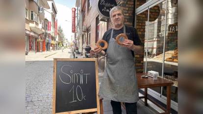 Eskişehir'de 10 liraya simit satan Bekir Adıktı: 'Vatandaşa ucuz simit yedirmek benim görevim'