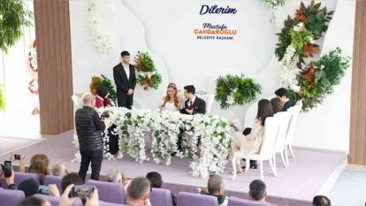 Arnavutköy Belediyesi’nde Anneler Günü’ne özel nikah: Aileler kız isteme merasiminde barıştı