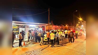 Hatay'da trafik kazası: Park halindeki otomobilin üzerine çıktı