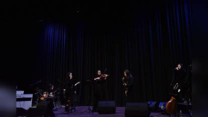 Başiskele'de Anneler Günü coşkusu: Kadınlardan oluşan müzik grubu sahne aldı